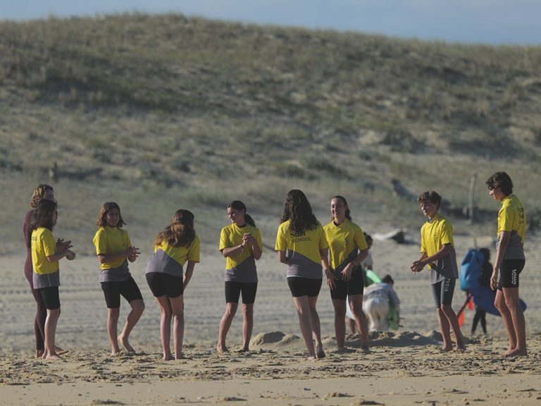 Photo de École de Surf Natural Surf School