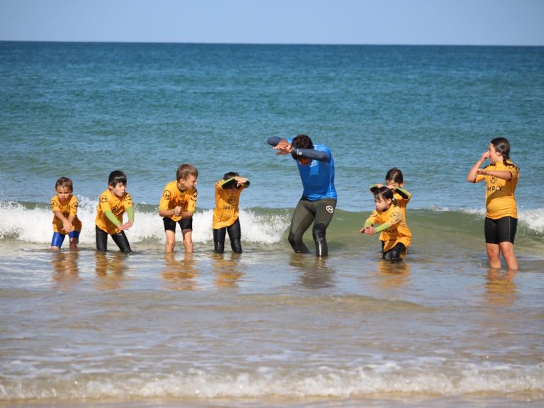 Photo de École de surf Esta Surf School