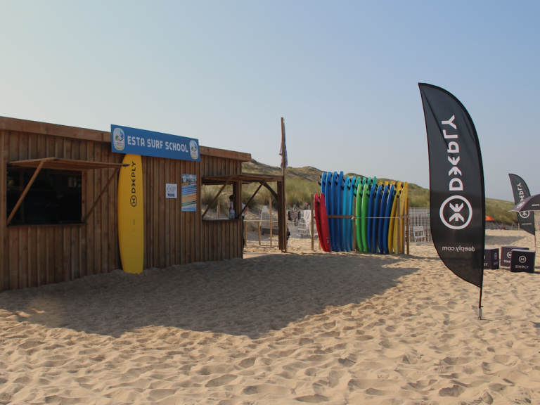 Photo de École de surf Esta Surf School