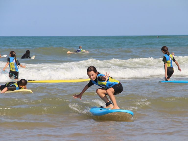 Photo de Boarding Mania Surf School