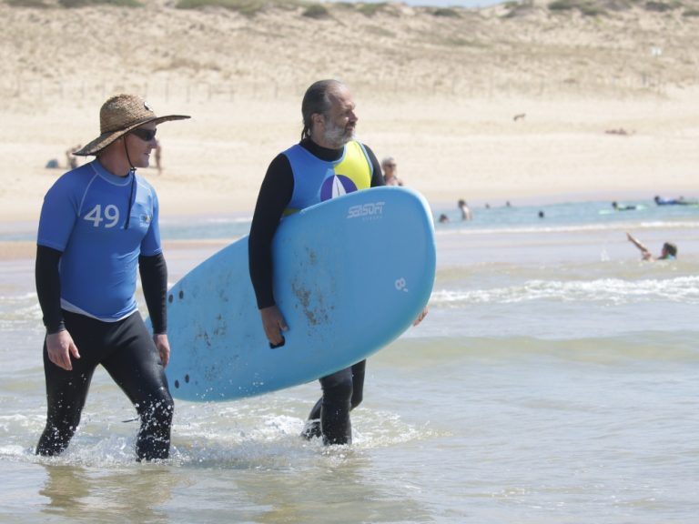 Photo de Boarding Mania Surf School